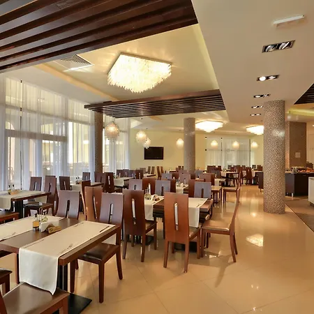 3- In Golden Line דירה