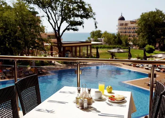 3- In Golden Line Nisipurile de Aur