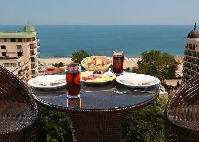 Апартаменти 3- In Golden Line *