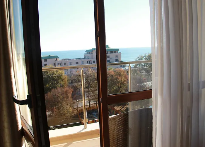 3- In Golden Line * Nisipurile de Aur