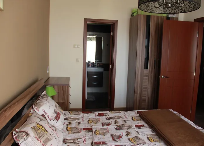 3- In Golden Line Apartament *