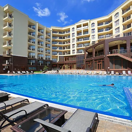 3- In Golden Line Apartment Golden Sands