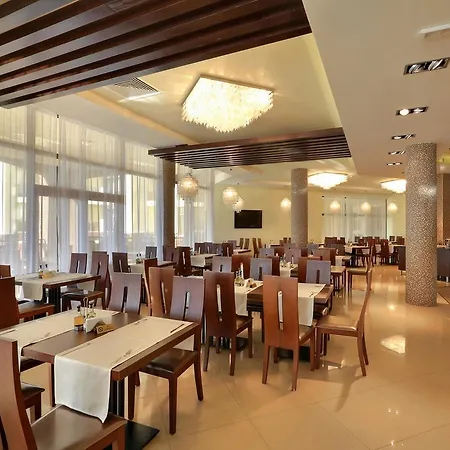 3- In Golden Line Apartament