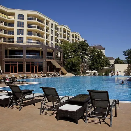 3- In Golden Line Apartament