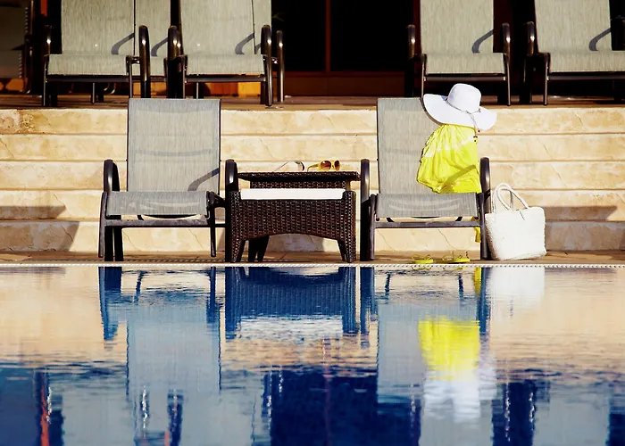 3- In Golden Line Golden Sands