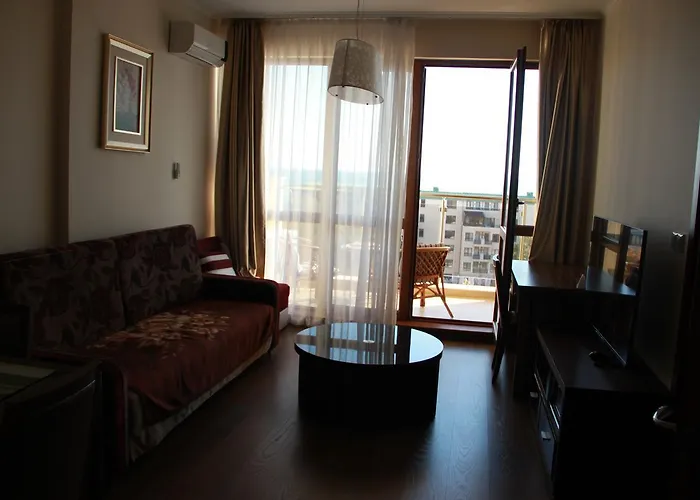 3- In Golden Line Golden Sands